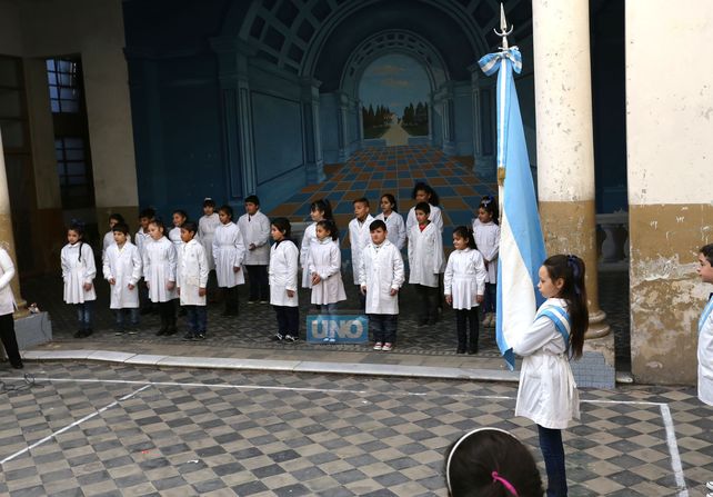 Con coraje. Durante el acto reflejaron y homenajearon la humildad y la entrega de Belgrano. (Foto UNO/Diego Arias)