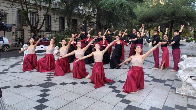 La Escuela de Danza y Artes Escénicas cumple 100 años y lo celebra a plena gala