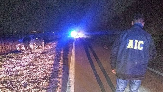 Chocaron un auto y una moto y dos jóvenes quedaron muertos en la ruta