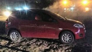 El Palio utilizado en el segundo ataque a Televisión Litoral fue hallado incendiado un rato después en la zona de Vía Honda.&nbsp; 