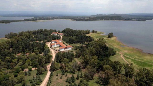 El Gobierno de Javier Milei vació los complejos de turismo social de Embalse y Chapadmalal