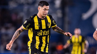 Franco Escobar jugó 20 partidos en Peñarol. Rescindió y se acerca a Newells.