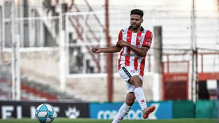 A Unión le ofrecieron un volante que juega en Instituto