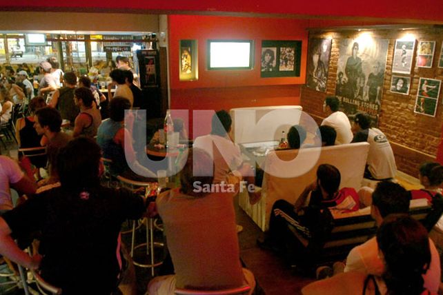 En Paraná se habilitarán hoteles, gastronomía y transporte interurbano