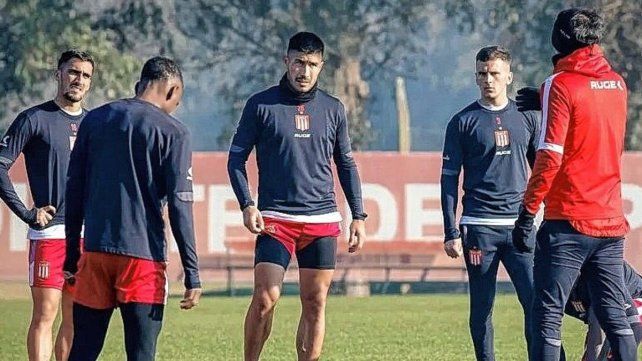 Estudiantes se prepara para afrontar su partido por Copa Argentina antes de recibir a Unión en la Liga Profesional. Estudiantes se prepara para afrontar su partido por Copa Argentina antes de recibir a Unión en la Liga Profesional.