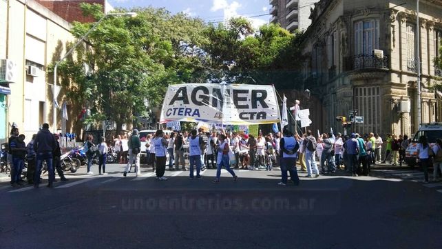 Agmer votó un paro en suspenso, en caso de no haber una oferta superadora