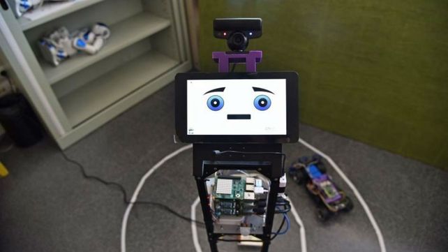 Desarrollan un robot que detecta las emociones