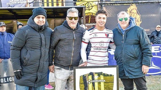 La dirigencia de Almirante Brown homenajeó a Ignacio Lago