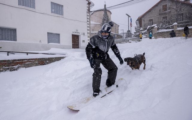Madrid se paraliza tras la histórica nevada