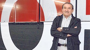 Ya está lista la alfombra rojinegra para Diego en el Coloso
