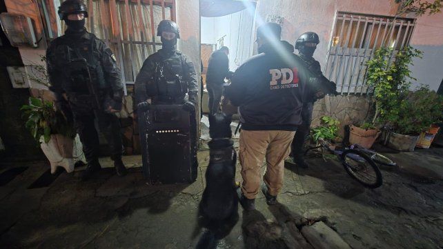 Uno de los allanamientos realizados por la Policía de Investigaciones en un domicilio ligado a la banda del narco barrial Lichi Romero.&nbsp;