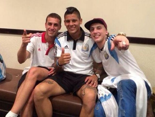 Marcos Rojo y El Kun casi se van a las manos culpa de El Polaco