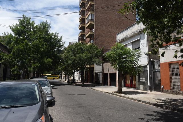 Cochabamba al 500. Allí fue asaltada una pareja de ancianos en su casa. (Celina Mutti Lovera / La Capital)