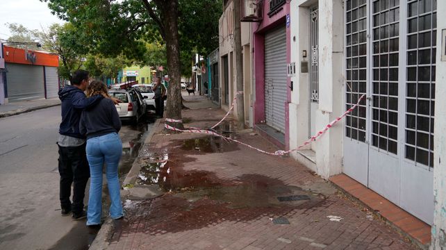 La escena del crimen de Marcelo Alejandro “Pericle” Flores en Baigorria al 1500, inundada tras el robo de un medidor de agua.