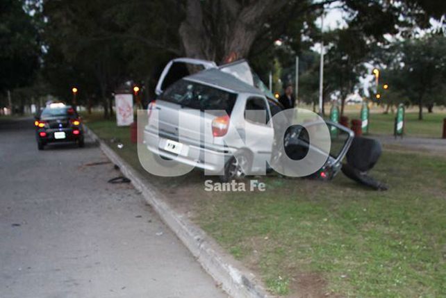 La joven conductora falleció producto del brutal impacto.