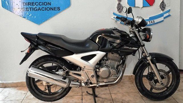 Dos motos robadas fueron recuperadas: una fue abandonada y la otra vendida