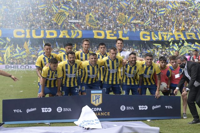 Arriba: Damián Martínez
