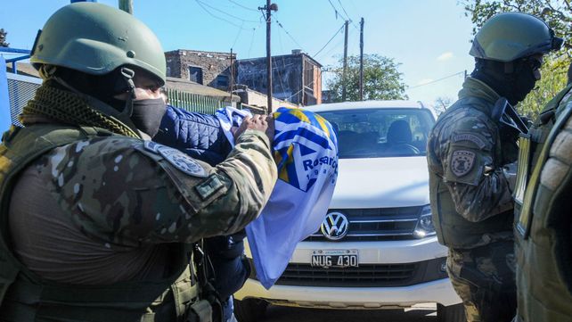 Mart&iacute;nez es sacado de su casa por efectivos de la Tropa de Operaciones Especiales. Eso ocurri&oacute; el jueves.&nbsp;