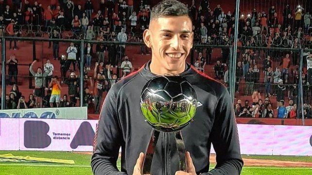 El defensor de Colón Elías Fugas quedó libre y seguirá su carrera en Olimpo.