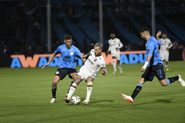 Newell's viene de pegarse un golpazo ante Belgrano por el torneo Clausura que organiza la Liga Profesional.
