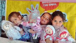 Muñecas de trapo para las niñas del Bº Pro Mejoras Barranquitas