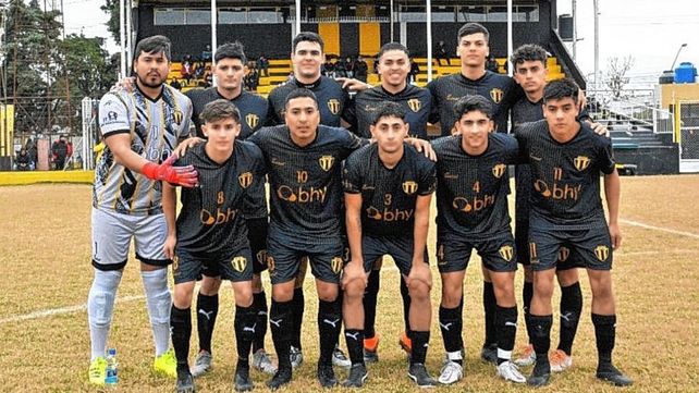Libertad de Sunchales goleó a La Salle y ahora enfrentará a Colón en los octavos de final de la Copa Santa Fe.