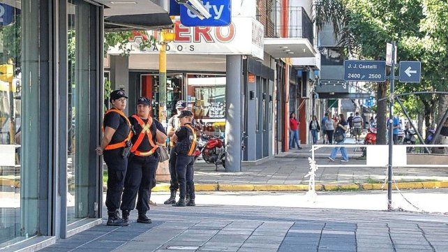 Por las fiestas, refuerzan la seguridad en las principales arterias comerciales de la ciudad de Santa Fe