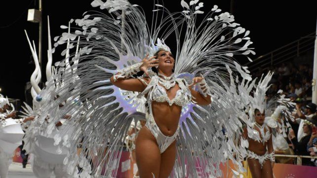 Gualeguaychú: más de 18.000 personas en otra noche del Carnaval