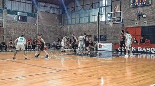 Colón goleó a Barrio Parque y extendió su racha en el Otrino