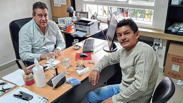 El Pulga Rodríguez se reunió con el vicepresidente de Atlético Tucumán Miguel Abbondándolo.
