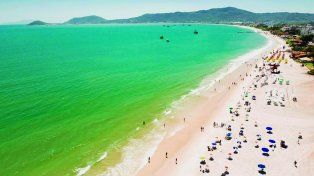 Santa Catarina ofrece un mix perfecto de naturaleza, recorridos turísticos y cercanía para los viajeros argentinos.