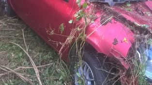 Se le reventó un neumático y derrapó sobre la autovía