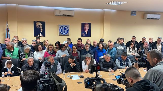 La CGT realizó el anuncio en su sede sindical junto a otros referentes gremiales y de movimientos sociales y de derechos humanos.