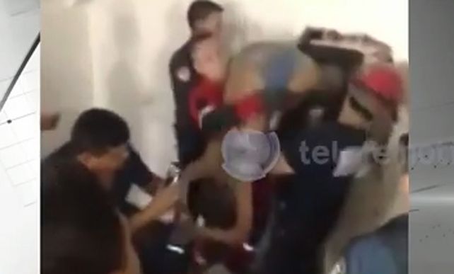 El video del ladrón que quedó atascado en la chimenea y fue atrapado por la policía