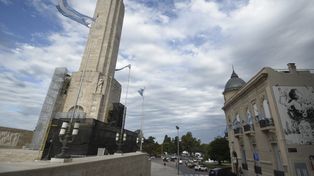 Se volvió a paralizar la refacción del Monumento a la Bandera
