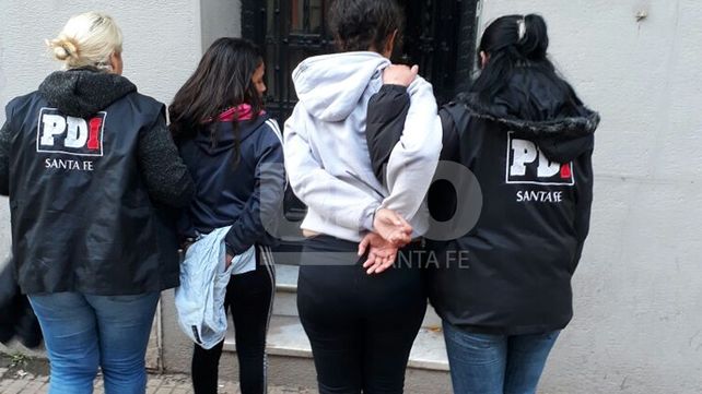 B° San Lorenzo: siete allanamientos, cuatro detenidos y un arma de guerra secuestrada