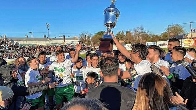 Arsenal desató la fiesta en barrio Arroyito
