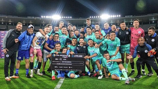 Godoy Cruz eliminó a Racing de la Copa Argentina. El Tomba se impuso en la definición desde los 12 pasos.
