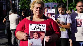 La hermana de Valentín participó este martes a la tarde de una protesta en Pellegrini y Francia para exigir justicia.