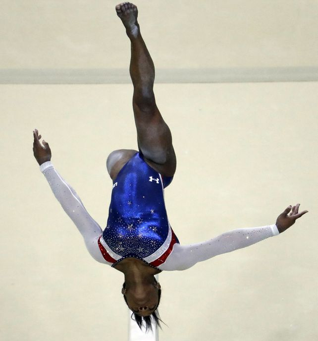 Simone Biles, la gimnasta que fue criada por sus abuelos y es estrella de los Juegos