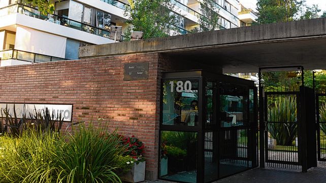 El alto. Un condominio donde se allanaron propiedades de Alvarado.