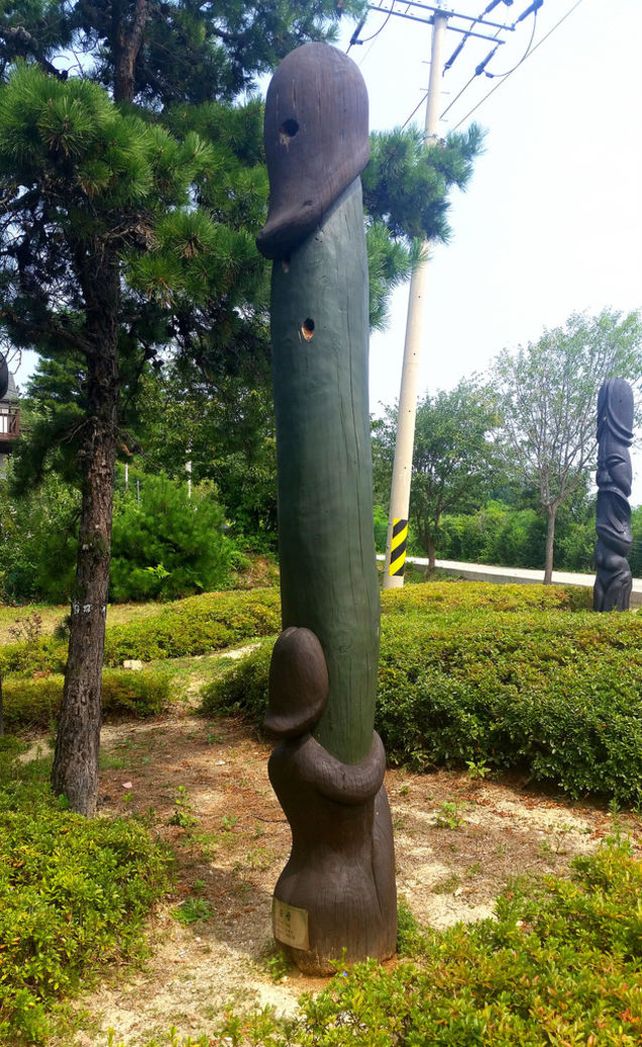 Existe un parque con penes gigantes en Corea del Sur
