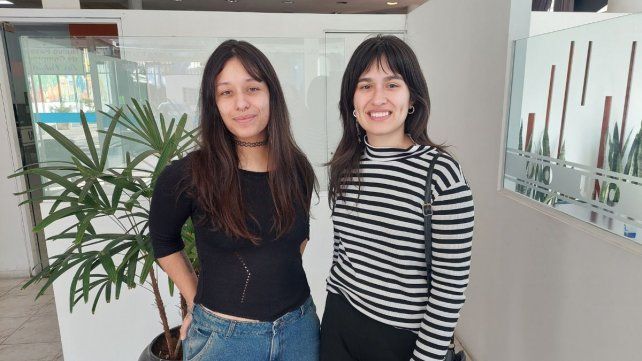 Roma Acosta y Soraya en la redacción de UNO