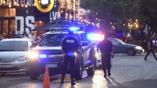Controles policiales de identificación en las calles rosarinas.