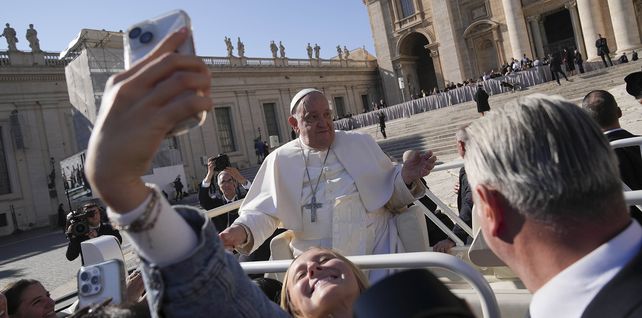 El papa Francisco en la Plaza de San Pedro