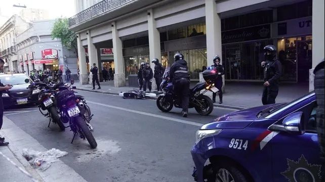 Quedó preso el conductor de la moto que atropelló a un hombre al intentar huir de la policía.&nbsp;