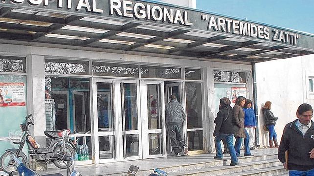 Afectado. El hospital público más importante de la ciudad de Viedma sufrió la baja de médicos especialistas.