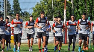 Primeros movimientos del plantel de Patronato en el 2022.