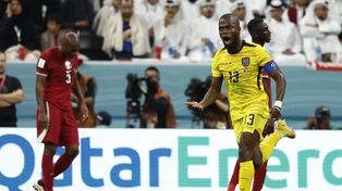 El ecuatoriano Enner Valencia convirtió los primeros dos tantos del mundial
