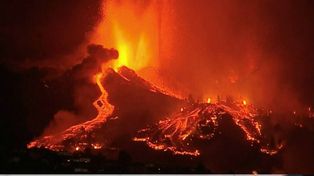 Una clase de geografía se hizo viral por la erupción del volcán Cumbre Vieja